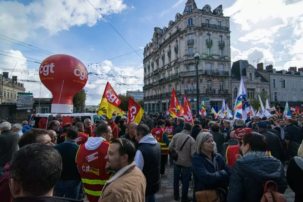 montgolfière gonflable cgt manifestations haute vienne